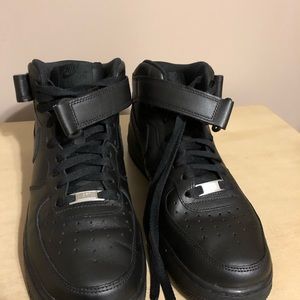 Black Air Force 1 SB02